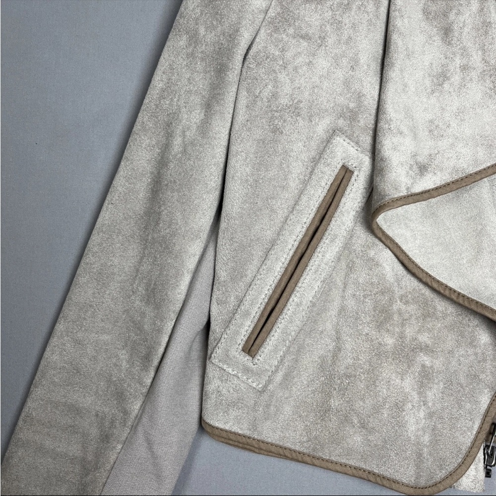 BCBG Maxazria Long Sleeve Sloan Faux Suede Cropped Moto Jacket Gray Tan Medium - Picture 7 of 16